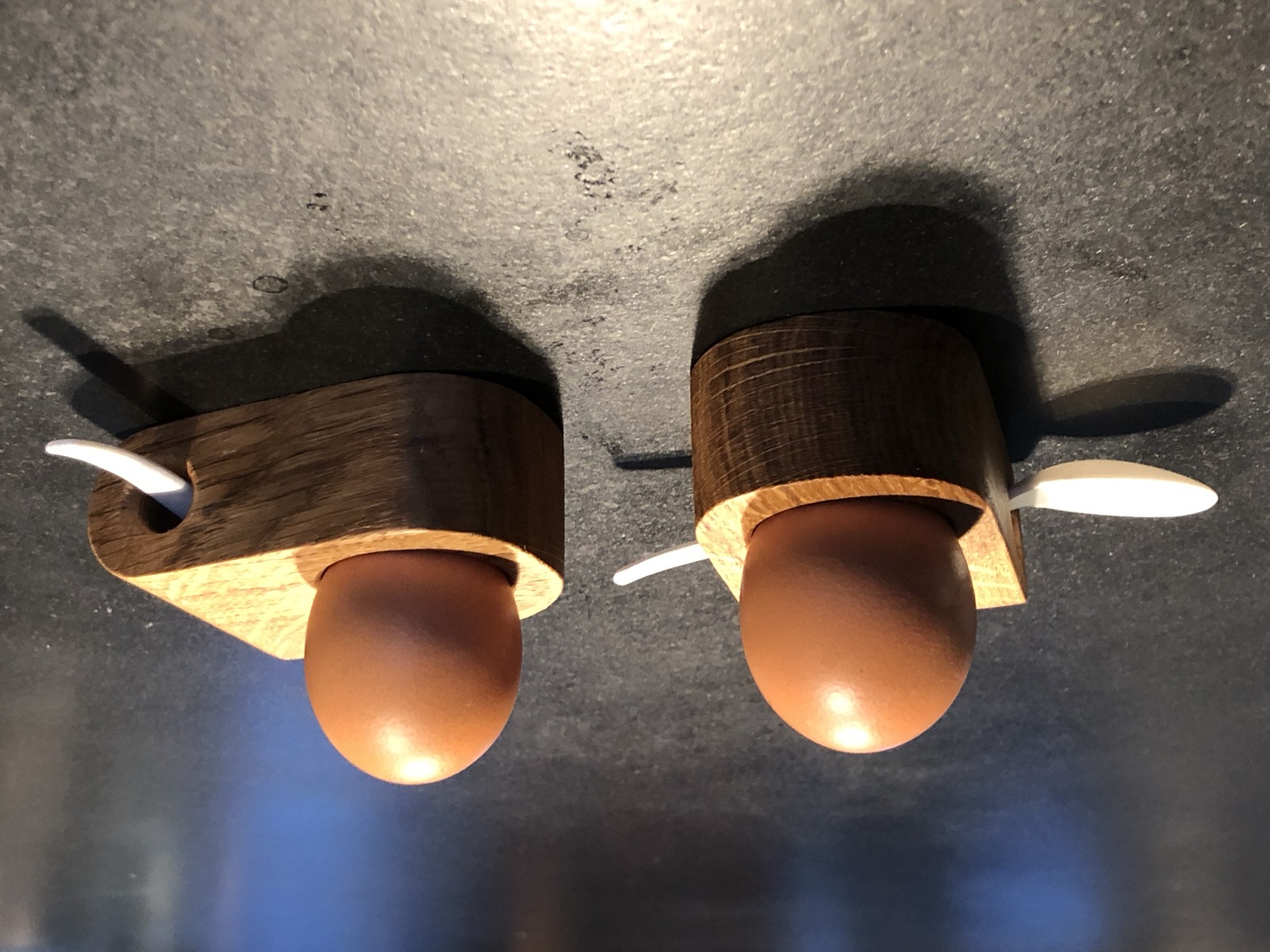 Eierbecher aus Eichenholz – Bild 4 von 8