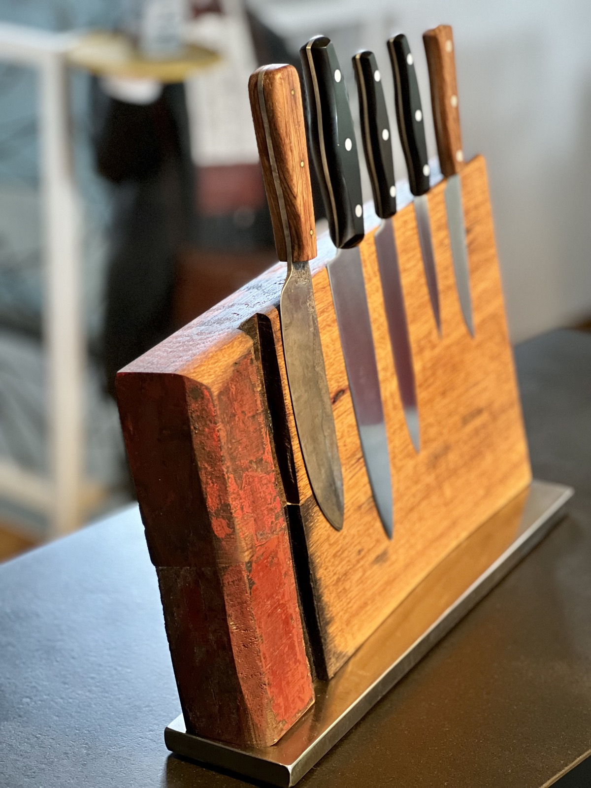 Magnetischer Messerblock aus alten Fassdauben – Bild 7 von 13